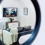 Apartment Hayy Comfort In The Heart Of Kirkstall Leeds (West Yorkshire)