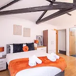 Apartment Hayy Comfort In The Heart Of Kirkstall Leeds (West Yorkshire)