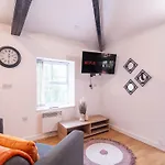 Hayy Comfort In The Heart Of Kirkstall Leeds (West Yorkshire)