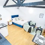 Apartment Hayy Comfort In The Heart Of Kirkstall Leeds (West Yorkshire)