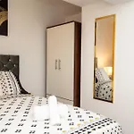 Hayy Comfort In The Heart Of Kirkstall Apartment *