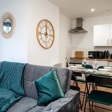 Bv Charming 2-bedroom By Kirkstall Shopping Centre, Free Parking Apartment Leeds (West Yorkshire)