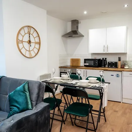 Bv Charming 2-bedroom By Kirkstall Shopping Centre, Free Parking Apartment