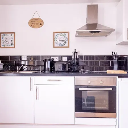 Apartment Bv Charming 2-bedroom By Kirkstall Shopping Centre, Free Parking