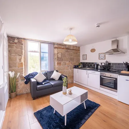 Bv Charming 2-bedroom By Kirkstall Shopping Centre, Free Parking * Leeds (West Yorkshire)
