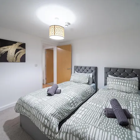 Apartment Bv Charming 2-bedroom By Kirkstall Shopping Centre, Free Parking