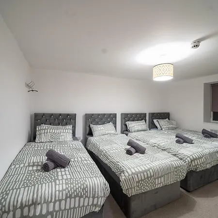 Bv Charming 2-bedroom By Kirkstall Shopping Centre, Free Parking *