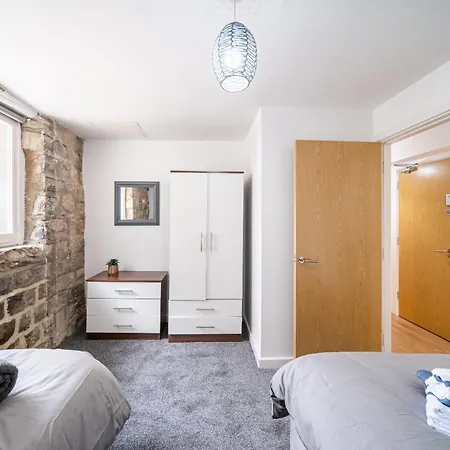Bv Charming 2-bedroom By Kirkstall Shopping Centre, Free Parking Apartment Leeds (West Yorkshire)
