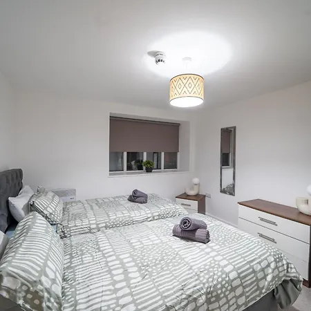 Bv Charming 2-bedroom By Kirkstall Shopping Centre, Free Parking Leeds (West Yorkshire)