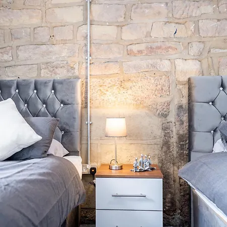 公寓 Bv Charming Bedroom By Kirkstall Shopping Centre, Free Parking *