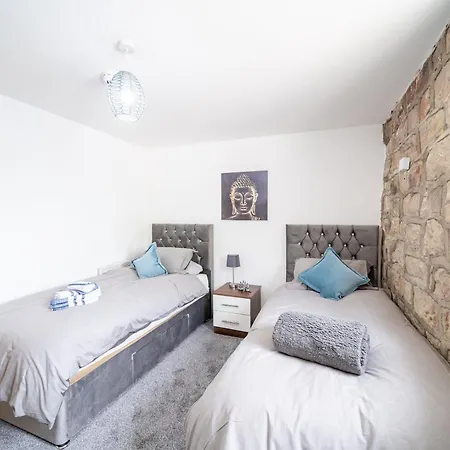 Bv Charming Bedroom By Kirkstall Shopping Centre, Free Parking Apartment Leeds (West Yorkshire)