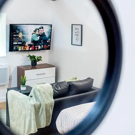 Apartment Bv Charming Bedroom By Kirkstall Shopping Centre, Free Parking Leeds (West Yorkshire)