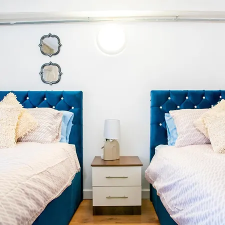 Bv Charming 2-bedroom By Kirkstall Shopping Centre, Free Parking * Leeds (West Yorkshire)