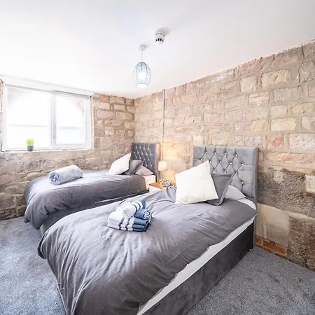 Bv Charming 2-bedroom By Kirkstall Shopping Centre, Free Parking Apartment *