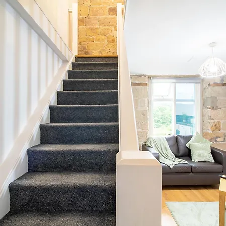 Bv Charming 2-bedroom By Kirkstall Shopping Centre, Free Parking Apartment