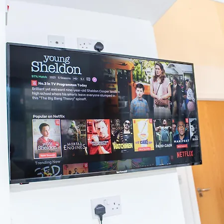 Bv Charming Bedroom By Kirkstall Shopping Centre, Free Parking 利兹