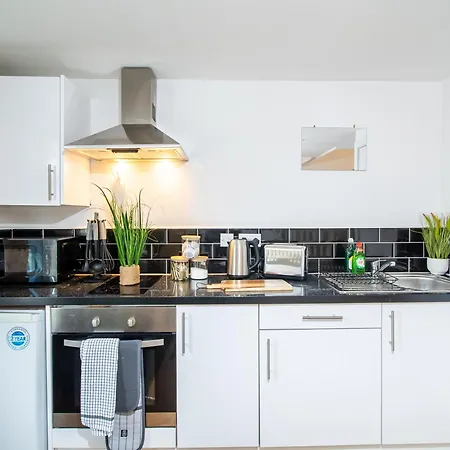 Bv Charming 2-bedroom By Kirkstall Shopping Centre, Free Parking Apartment *