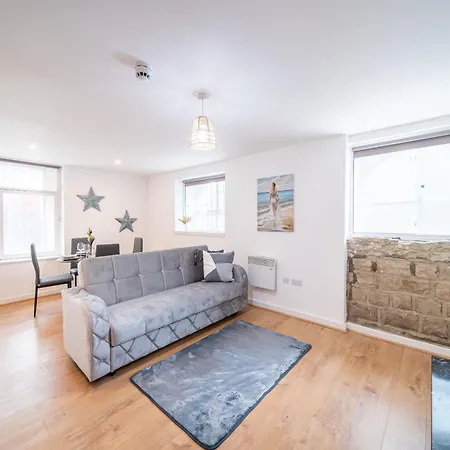 Apartment Bv Charming Bedroom By Kirkstall Shopping Centre, Free Parking *