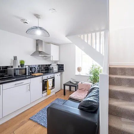 Bv Charming 2-bedroom By Kirkstall Shopping Centre, Free Parking Leeds (West Yorkshire)