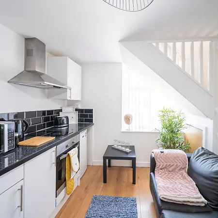 Bv Charming 2-bedroom By Kirkstall Shopping Centre, Free Parking