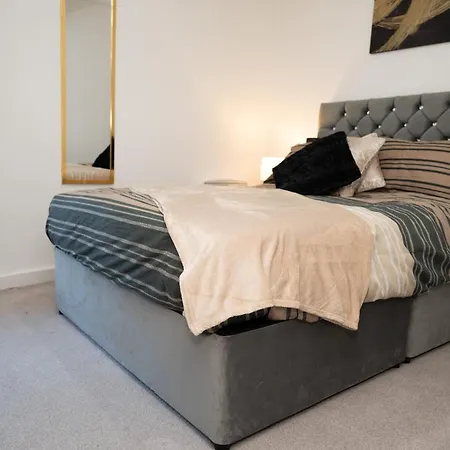 Apartment Bv Charming Bedroom By Kirkstall Shopping Centre, Free Parking Leeds (West Yorkshire)