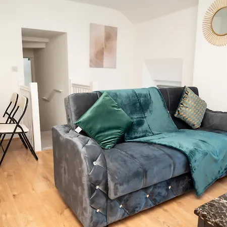 Bv Charming 2-bedroom By Kirkstall Shopping Centre, Free Parking Apartment Leeds (West Yorkshire)
